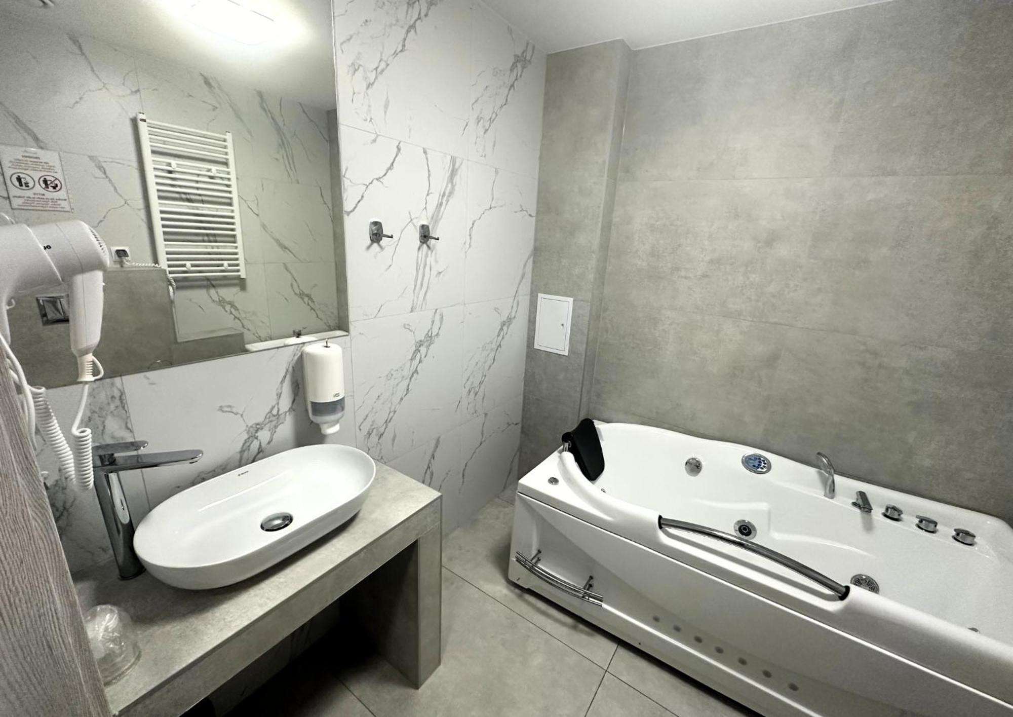 Miejsca Noclegowe W Arka Medical Spa Kołobrzeg Esterno foto